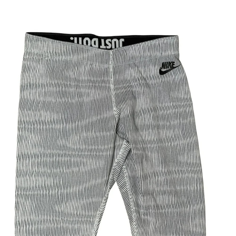 Nike Striped Leggings Gray Black Size Small